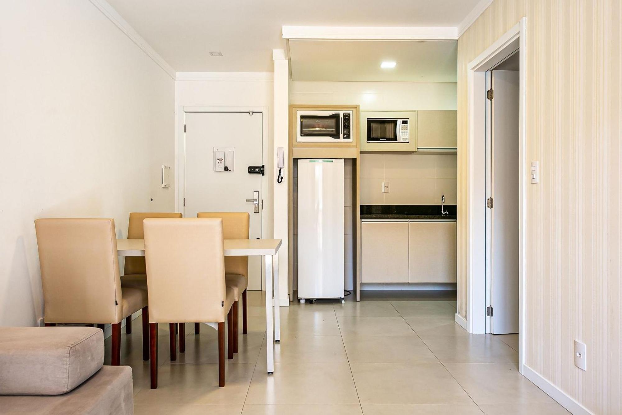 Apartment Wi-fi 240mb | 150m Da | Piscina #ia07d Florianopolis